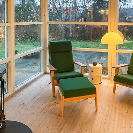 4 Bedroom Pet Friendly In * Strandby