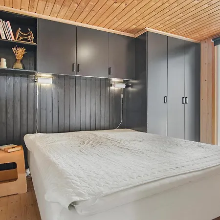 بيت للعطل 4 Bedroom Pet Friendly In Strandby