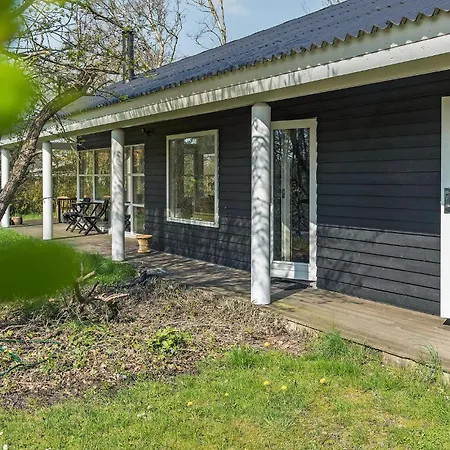 4 Bedroom Pet Friendly In 펜션 *