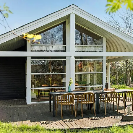 4 Bedroom Pet Friendly In 펜션 스트랜비