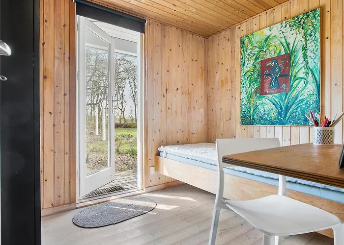 4 Bedroom Pet Friendly In * Strandby